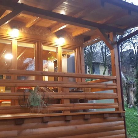 Obiteljski Apartman Borovi Visoko Eksteriør bilde