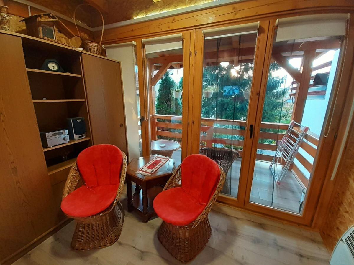 Obiteljski Apartman Borovi Visoko Eksteriør bilde