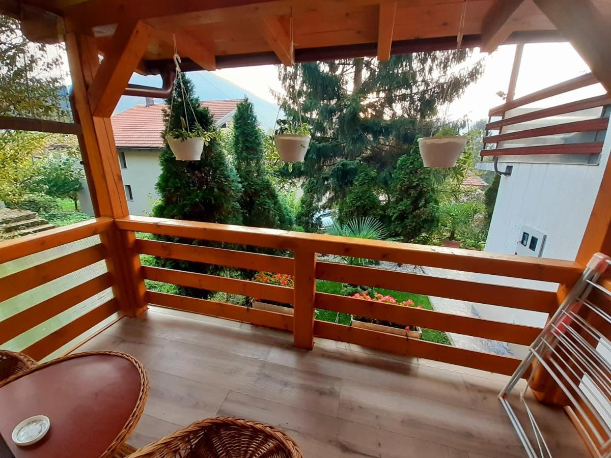Obiteljski Apartman Borovi Visoko Eksteriør bilde