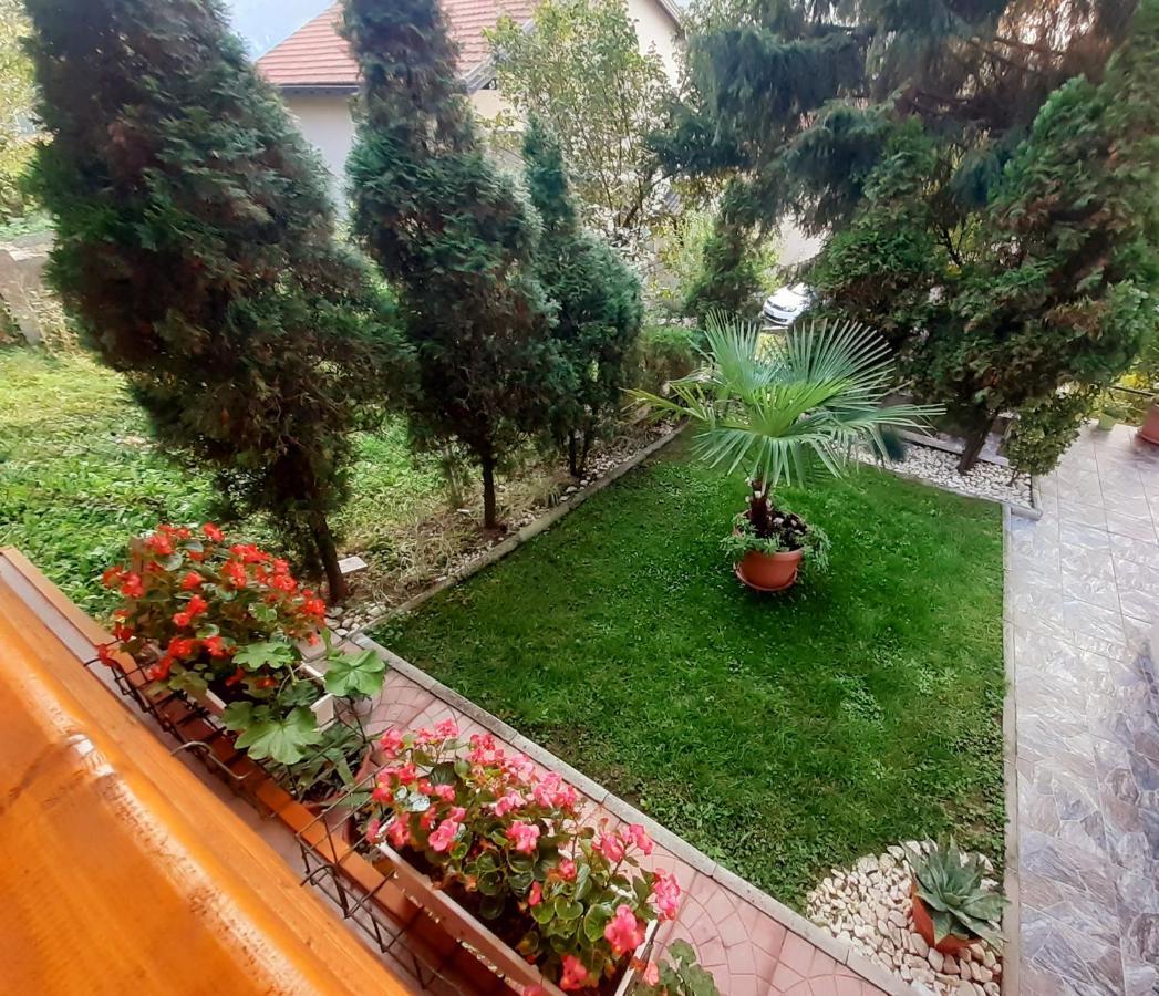 Obiteljski Apartman Borovi Visoko Eksteriør bilde