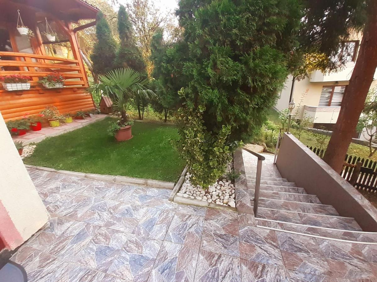 Obiteljski Apartman Borovi Visoko Eksteriør bilde