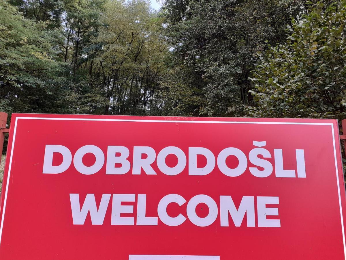 Obiteljski Apartman Borovi Visoko Eksteriør bilde