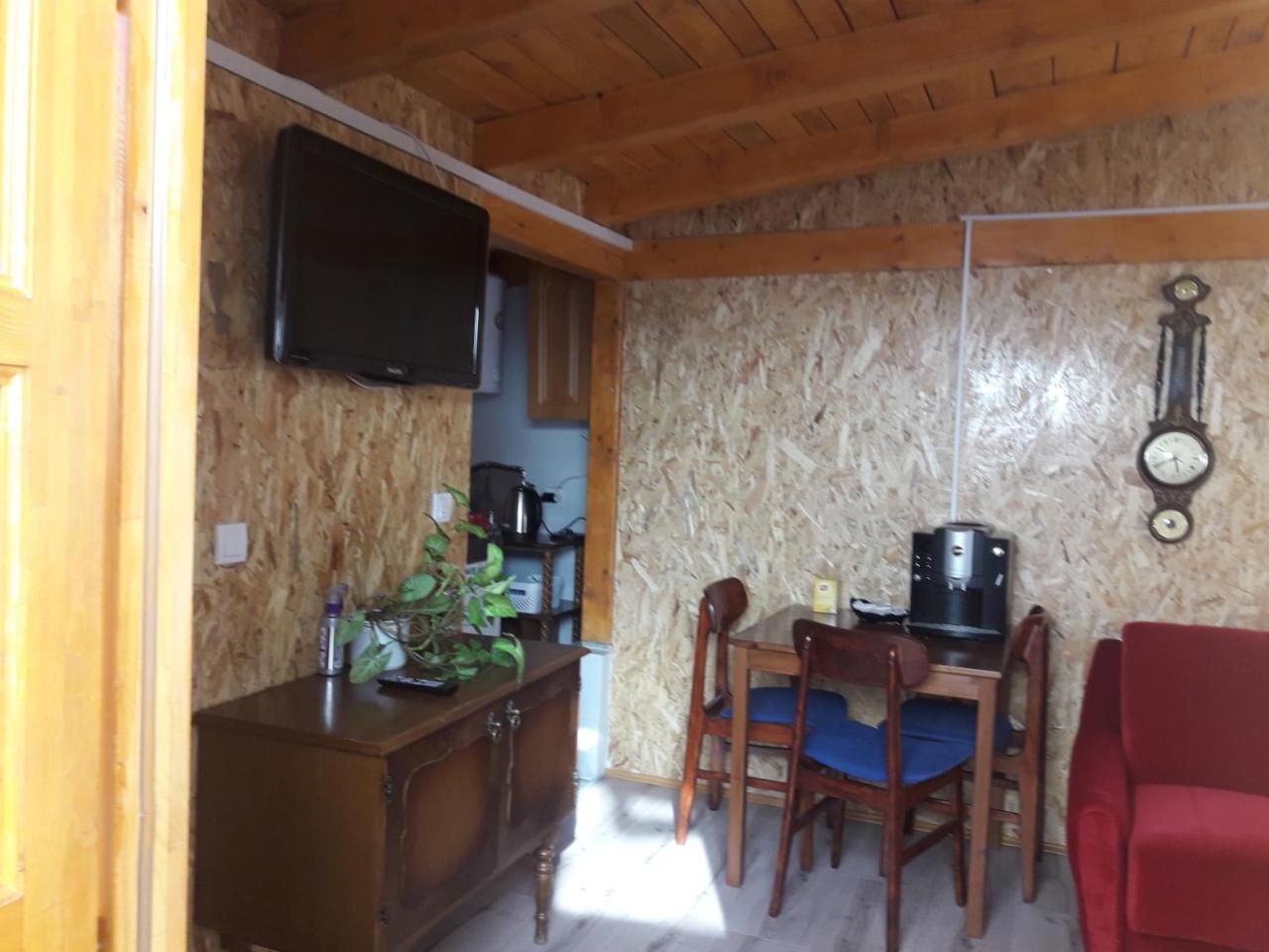 Obiteljski Apartman Borovi Visoko Eksteriør bilde